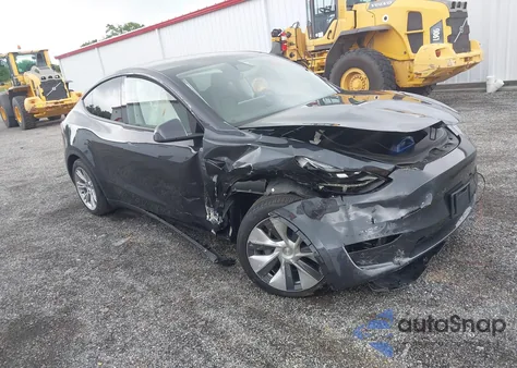 2024 Tesla Model Y from USA, damaged, VIN 7SAYGDEE3RA262510